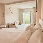 Viluz - Wellbeing Marbella فندق مبيت وإفطار ميخاس
