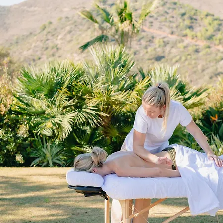 Viluz - Wellbeing Marbella Couette-café *