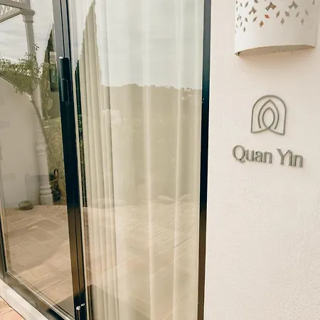 Viluz - Wellbeing Marbella Bed & Breakfast